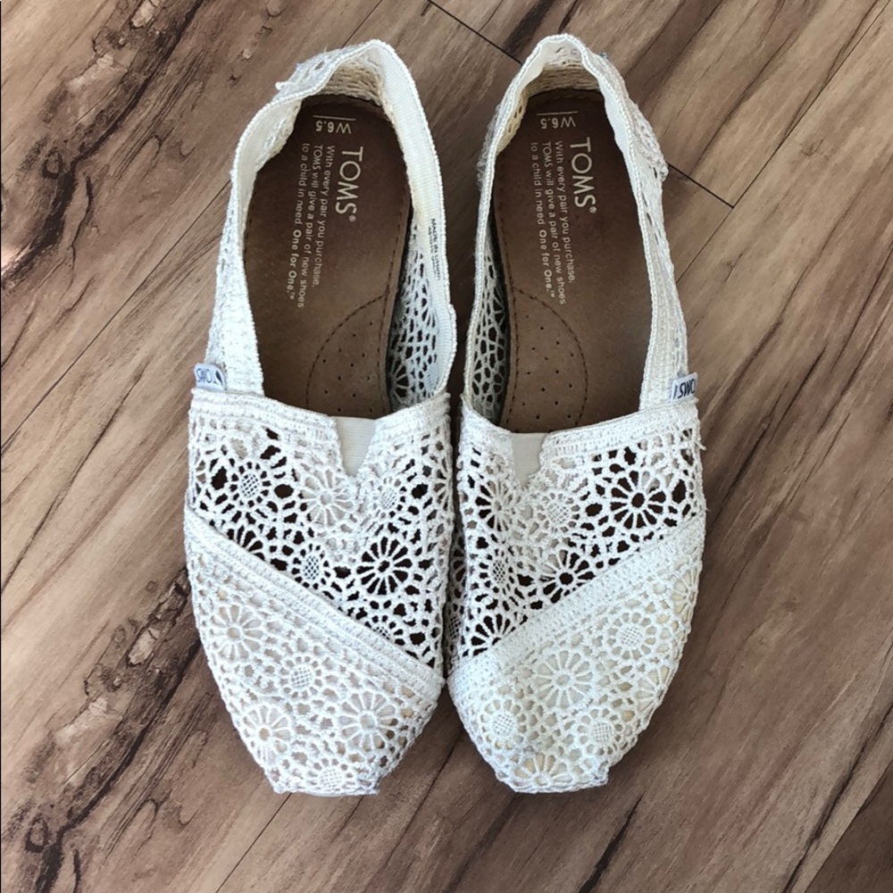Tom’s Lace Shoes